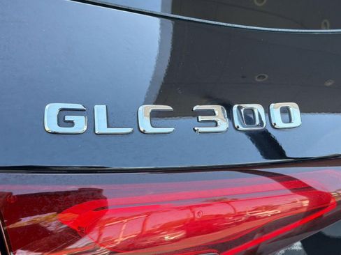 Used 2024 Mercedes-Benz GLC 300 4MATIC image 30