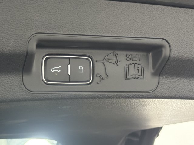 Used 2026 Ford Explorer ST-Line w/ ST-Line Street Pack RWD image 21