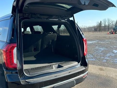 Used 2024 GMC Yukon XL SLT image 33