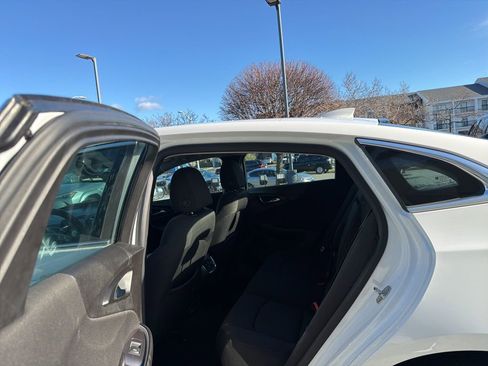 Used 2018 Chevrolet Malibu LT image 26