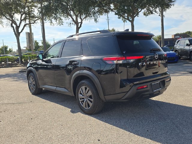 Certified 2024 Nissan Pathfinder SV FWD image 6