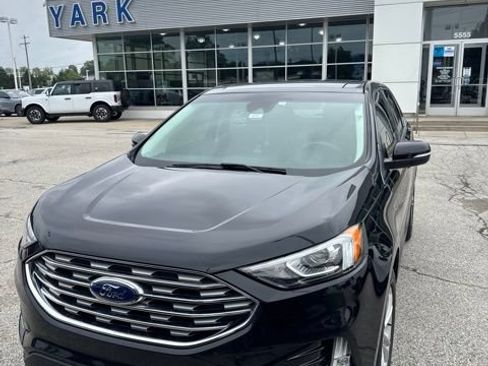 Certified 2019 Ford Edge SEL w/ Equipment Group 201A AWD/4WD image 4