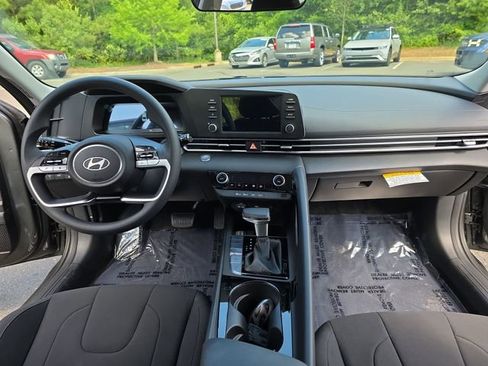 New 2025 Hyundai Elantra Blue image 10