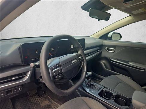 Used 2025 Kia K4 FWD image 10