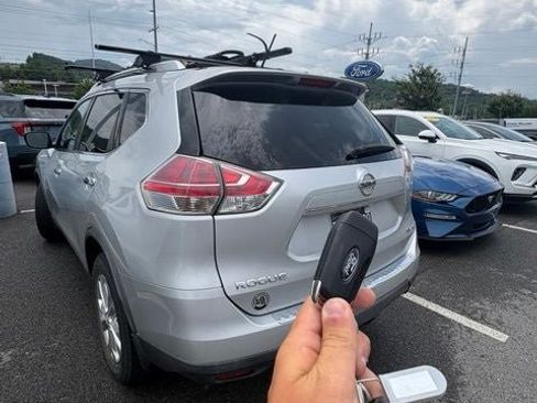 Used 2016 Nissan Rogue SV AWD/4WD image 9