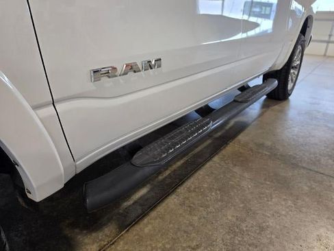 Used 2019 RAM 1500 Laramie AWD/4WD image 12