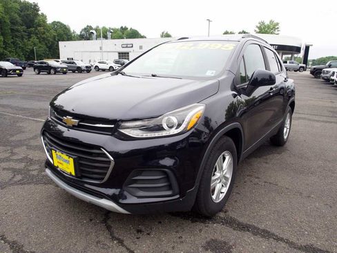 Certified 2021 Chevrolet Trax LT w/ LT Convenience Package FWD image 1