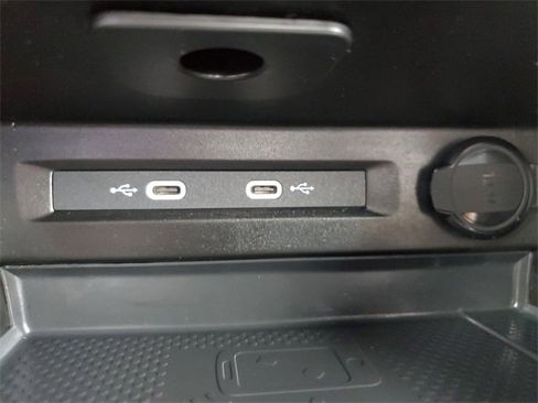 Certified 2024 Volkswagen Tiguan SE R-Line image 22