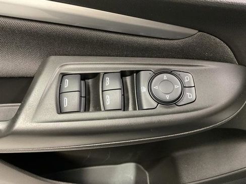 Used 2023 Chevrolet Bolt EUV LT w/ Comfort Package image 10