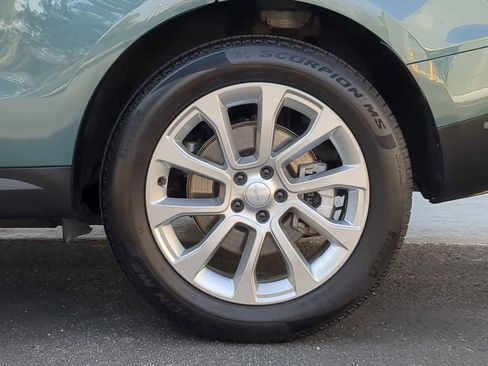 Used 2025 Land Rover Range Rover Sport SE image 13