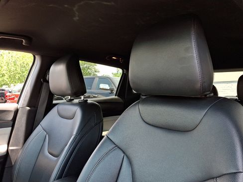 Used 2025 Jeep Compass Limited AWD/4WD image 23