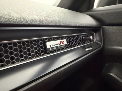 Used 2023 Honda Civic Type R image 12
