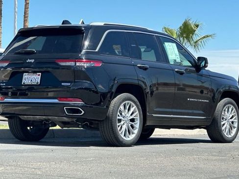 Certified 2023 Jeep Grand Cherokee Summit w/ Luxury Tech Group V AWD/4WD image 3