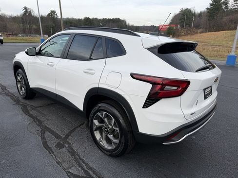 New 2026 Chevrolet Trax LT w/ Driver Confidence Package image 14