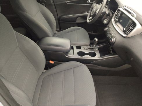 Used 2018 Kia Sorento LX image 21
