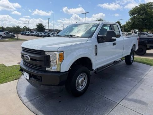 Used 2017 Ford F250 XL w/ Power Equipment Group AWD/4WD image 3