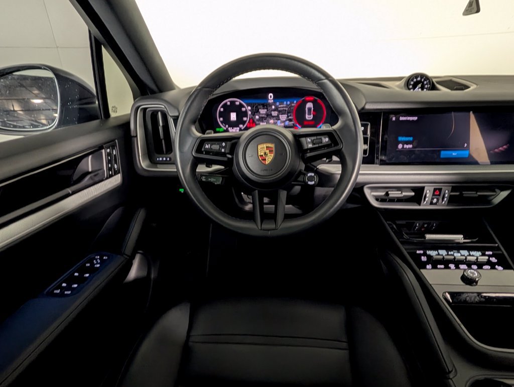 Certified 2024 Porsche Cayenne Coupe AWD/4WD image 19