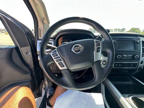 Used 2019 Nissan Titan PRO-4X w/ Pro-4x Utility Package image 26