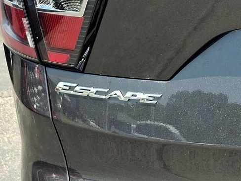 Certified 2017 Ford Escape SE AWD/4WD image 30