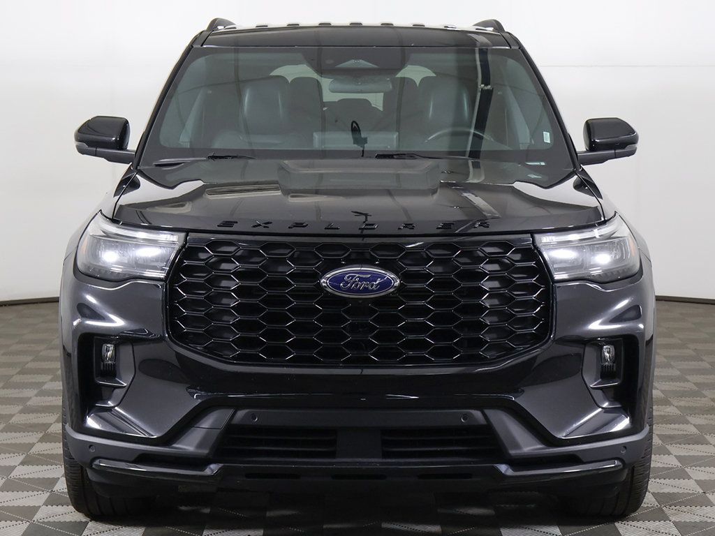 Used 2025 Ford Explorer ST-Line w/ ST-Line Street Pack AWD/4WD image 13