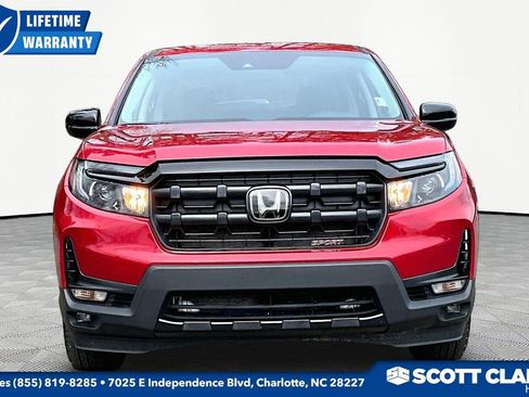 Used 2025 Honda Ridgeline Sport image 2