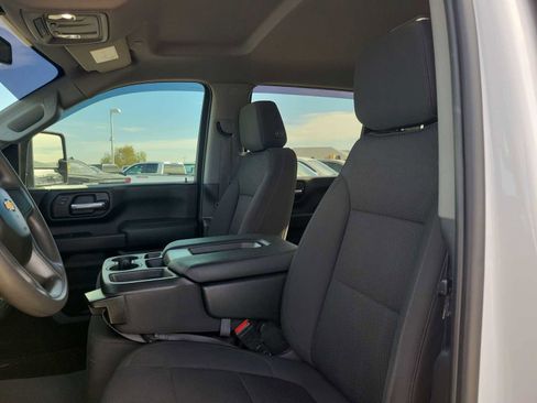 Used 2022 Chevrolet Silverado 2500 Custom w/ Gooseneck/5TH Wheel Package image 11