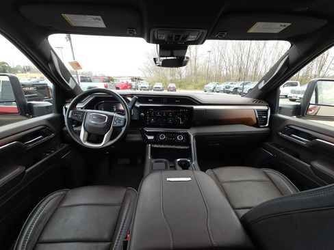 Used 2024 GMC Sierra 2500 Denali w/ Denali Reserve Package image 32