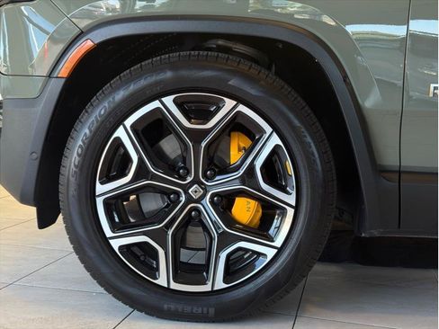 Used 2024 Rivian R1S Launch Edition AWD/4WD image 9
