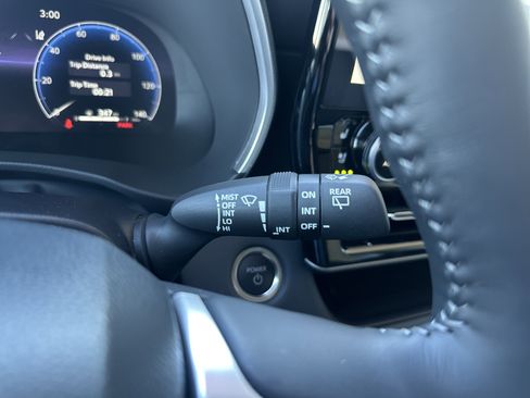 Used 2026 Toyota Highlander Limited image 33