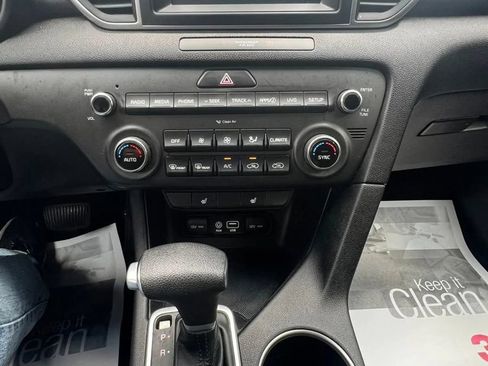 Used 2019 Kia Sportage LX w/ LX Popular Package FWD image 12