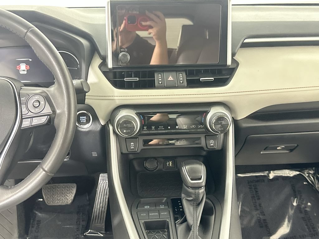 Used 2024 Toyota RAV4 XLE Premium FWD image 20