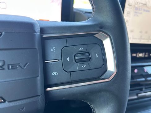 Used 2025 GMC Hummer EV 3X w/ LPO, Sport Package AWD/4WD image 29