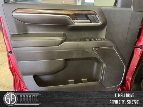 Used 2022 GMC Sierra 1500 Elevation w/ X31 Off-Road Package AWD/4WD image 11