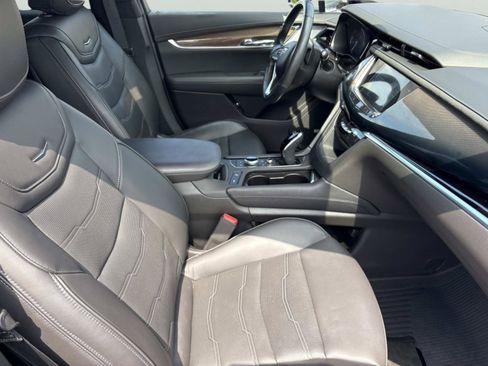 Used 2023 Cadillac XT6 Premium Luxury w/ Platinum Package FWD image 22