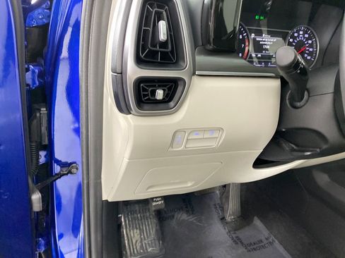 Certified 2022 Kia Sorento S w/ Panoramic Sunroof Package image 13