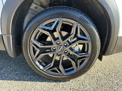 Used 2026 Nissan Kicks SR w/ Illumination Package image 12