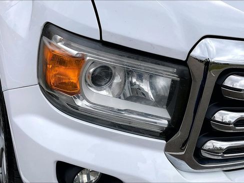 Used 2018 GMC Canyon Denali image 27