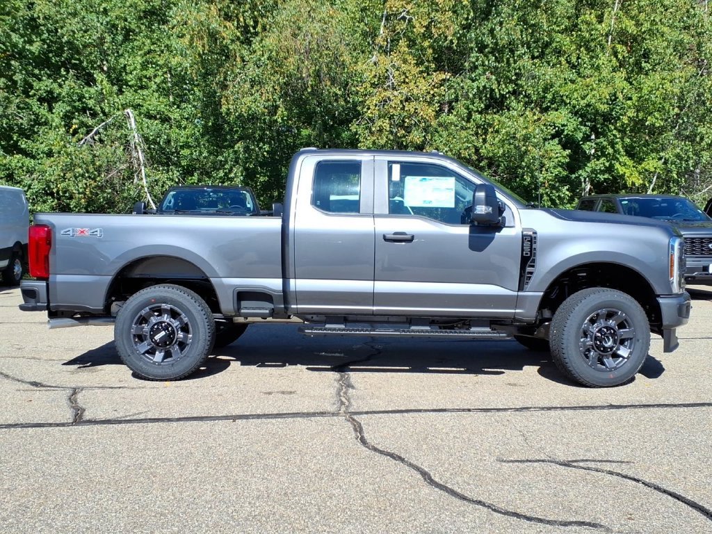 New 2027 Ford F250 XL w/ STX Appearance Package AWD/4WD image 4