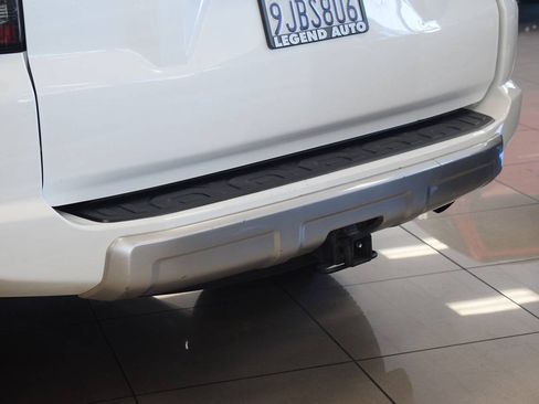 Used 2018 Toyota 4Runner TRD Off-Road Premium AWD/4WD image 12