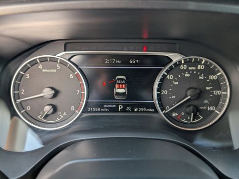 Used 2025 Nissan Rogue S FWD image 19
