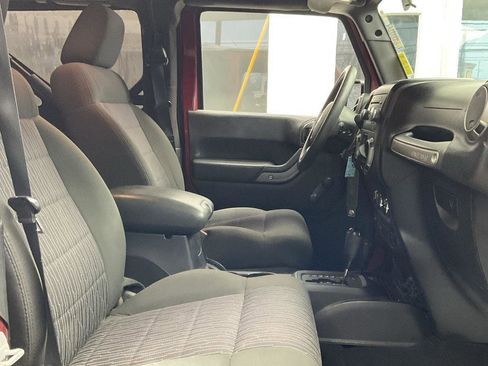 Used 2011 Jeep Wrangler Sport AWD/4WD image 9
