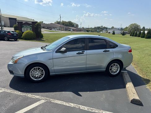 Used 2009 Ford Focus SE FWD image 4