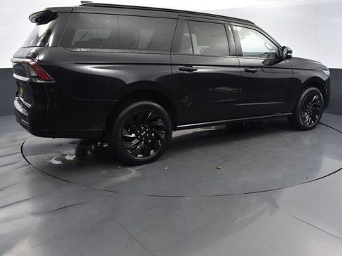 New 2025 Lincoln Navigator L Reserve w/ Jet Appearance Package image 4