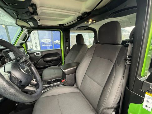 Used 2019 Jeep Wrangler Sport AWD/4WD image 16