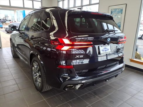 New 2026 BMW X5 xDrive50e image 5
