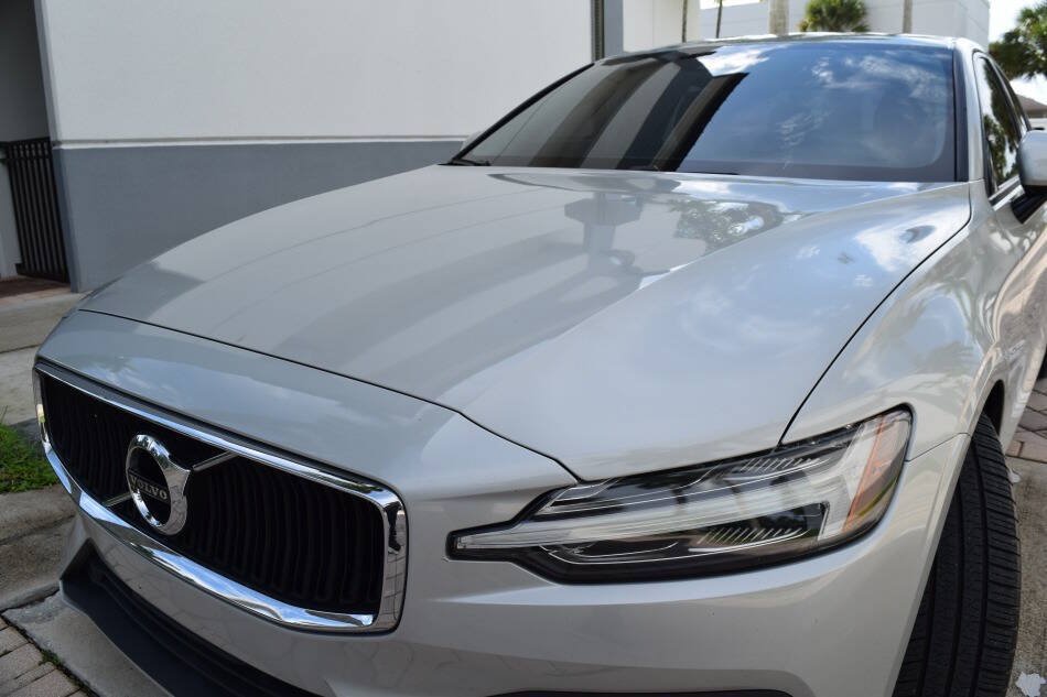 Used 2019 Volvo S60 T5 Momentum w/ Multimedia Package FWD image 12