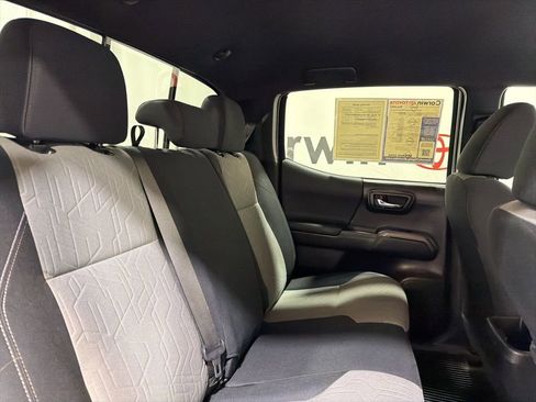 Used 2023 Toyota Tacoma TRD Off-Road image 15