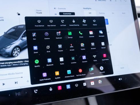 Used 2023 Tesla Model Y Long Range image 25