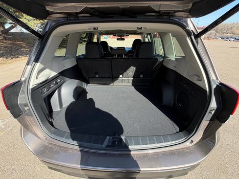 Used 2022 Subaru Forester Limited image 5