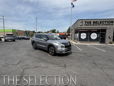 Used 2022 Mitsubishi Outlander SEL AWD/4WD image 1